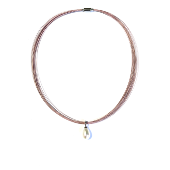 Draadcollier met zilveren magneet slot (45cm.) incl. hanger met zoetwaterparel druppel 10x15mm. - 7325 Draadcollier met zilveren magneet slot (45cm.) incl. hanger met zoetwaterparel druppel 10x15mm. - 7325