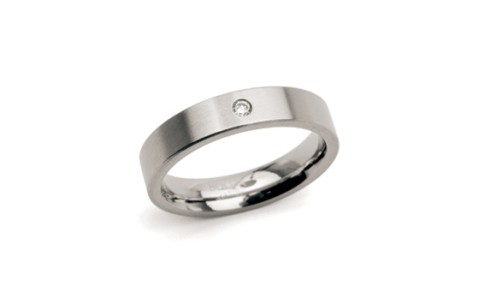 Boccia Ring, titanium model 0121-04 breedte: 4,5mm. met diamant 0,03ct.(maat 55) - 8100