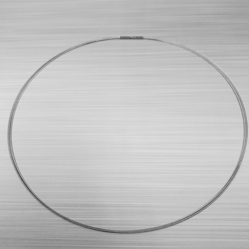 Jeh Jewels Collier, model 11778 driedraads spang (42cm.) - 10034 Jeh Jewels Collier, model 11778 driedraads spang (42cm.) - 10034
