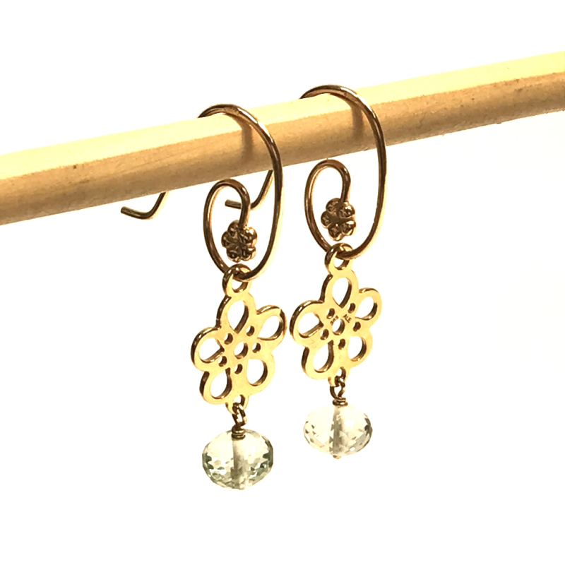 Oorhangers, 14krt.goud met blauw topaas 7mm. (totale lengte 4cm.) - 13143