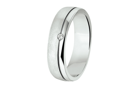 Amorio Ring, zilver gerhodineerd breedte 5mm. (maat 17,5)  RING MET ZIRCONIA - 16381