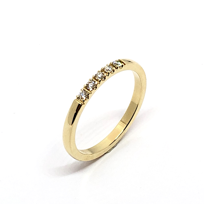 Eclat Ring, 14krt.geelgoud met diamant 5x0,02ct. (maat 17,25) - 19002