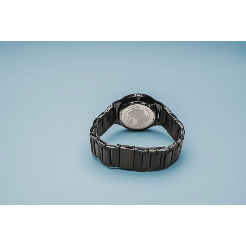 Bering Herenhorloge Quartz, model 11740-727 Black-Blue - 20147 Bering Herenhorloge Quartz, model 11740-727 Black-Blue - 20147