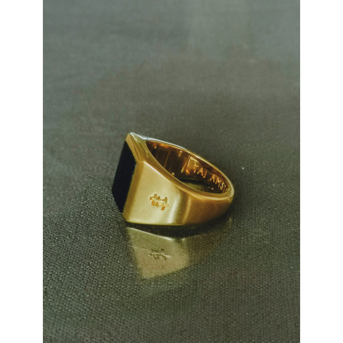 TAJ AMSTERDAM Goldplated Herenring Adofo met ONYX (mt19,5) - " Krijger" > staat symbool voor kracht - 22222 TAJ AMSTERDAM Goldplated Herenring Adofo met ONYX (mt19,5) - " Krijger" > staat symbool voor kracht - 22222