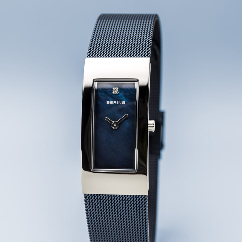 Bering Dameshorloge Quartz, model 10817-307 Blauw Rechthoek - 20146 Bering Dameshorloge Quartz, model 10817-307 Blauw Rechthoek - 20146