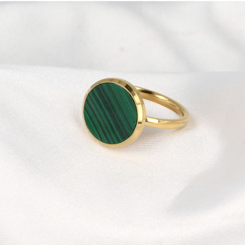 My Bendel Ring, staal verguld. Met Malachiet edelsteen van 12mm - 22587