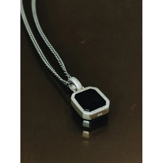 TAJ AMSTERDAM Zilveren Hanger met onyx CHETAS (12x12mm) staat symbool voor: "bescherming" - 22665