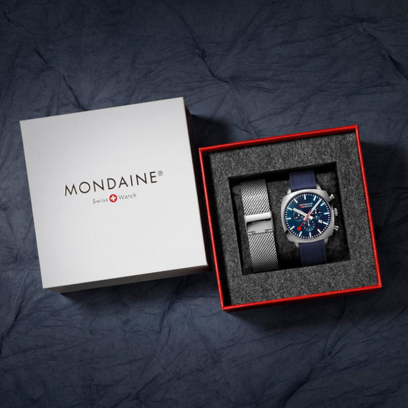 Mondaine Horloge Grand Cushion MSL.41440.LD Blauw (met extra band) - 22691 Mondaine Horloge Grand Cushion MSL.41440.LD Blauw (met extra band) - 22691