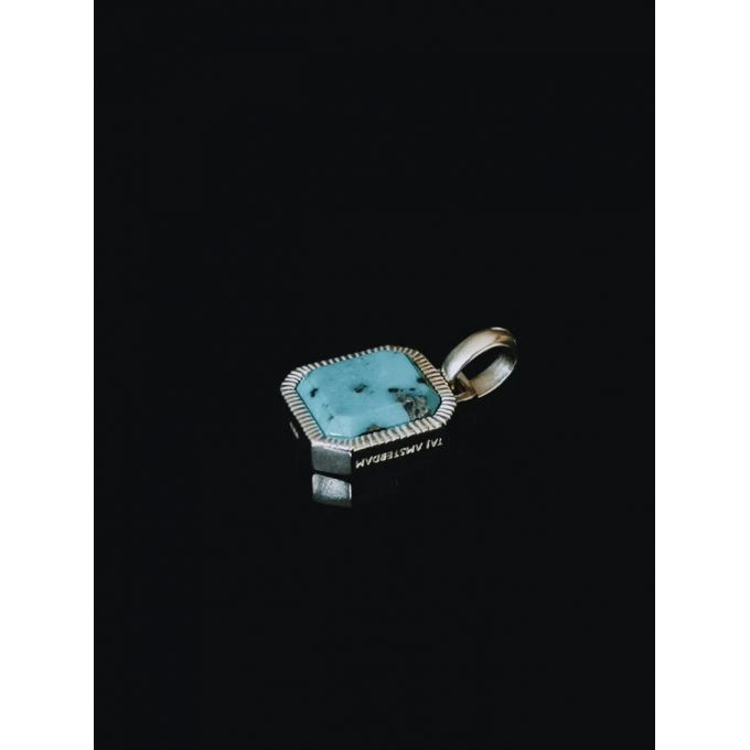 TAJ AMSTERDAM Zilveren Hanger Chetas met Turkoois "geluk en bescherming" (12x21mm) - 22942 TAJ AMSTERDAM Zilveren Hanger Chetas met Turkoois "geluk en bescherming" (12x21mm) - 22942