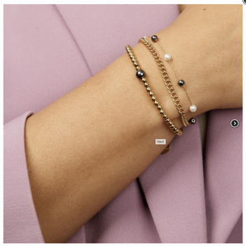 My Bendel Armband, edelstaal verguld met zwart/witte glasparels (lengte: 15,5-20,5cm.) - 23130 My Bendel Armband, edelstaal verguld met zwart/witte glasparels (lengte: 15,5-20,5cm.) - 23130