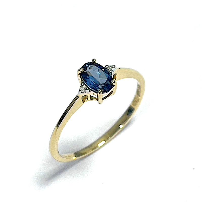 Ring, 14krt.goud met London Blue Topaas en 2x diamant - 23198