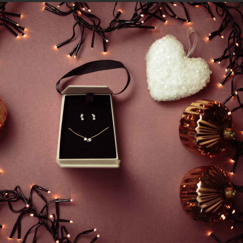 Jackie Collier, 14krt.goud "Festive sparkling Neclace" met wit topaas - 23952