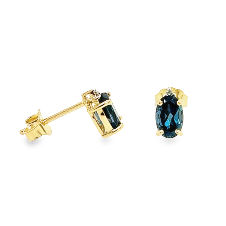 Oorknoppen, 14krt.goud met London Blue Topaas en diamant - 24135 Oorknoppen, 14krt.goud met London Blue Topaas en diamant - 24135