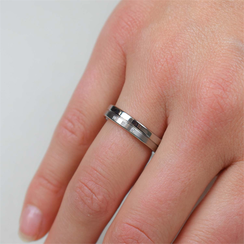 Boccia Ring, titanium model 0129-03 met 0,015ct. diamant breedte: 4,5mm.(maat 55) - 24166 Boccia Ring, titanium model 0129-03 met 0,015ct. diamant breedte: 4,5mm.(maat 55) - 24166