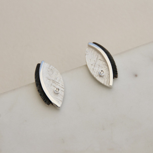 AUDAR Oorknoppen, model 1941 zilver met diamant 0,024ct. - 24637 AUDAR Oorknoppen, model 1941 zilver met diamant 0,024ct. - 24637