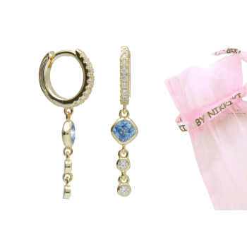 BY NIKKI Oorringen, zilver verguld met blauw/wit zirkonia hanger  (diameter: 10mm.) - 24721
