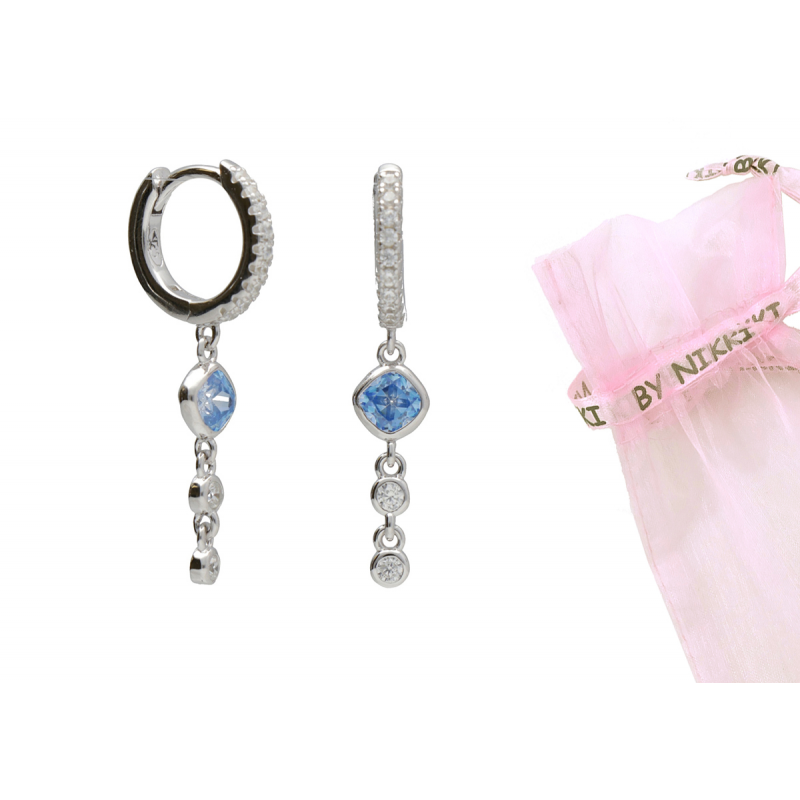 BY NIKKI Oorringen, zilver met blauw/wit zirkonia hanger (diameter: 10mm.) - 24724 BY NIKKI Oorringen, zilver met blauw/wit zirkonia hanger (diameter: 10mm.) - 24724