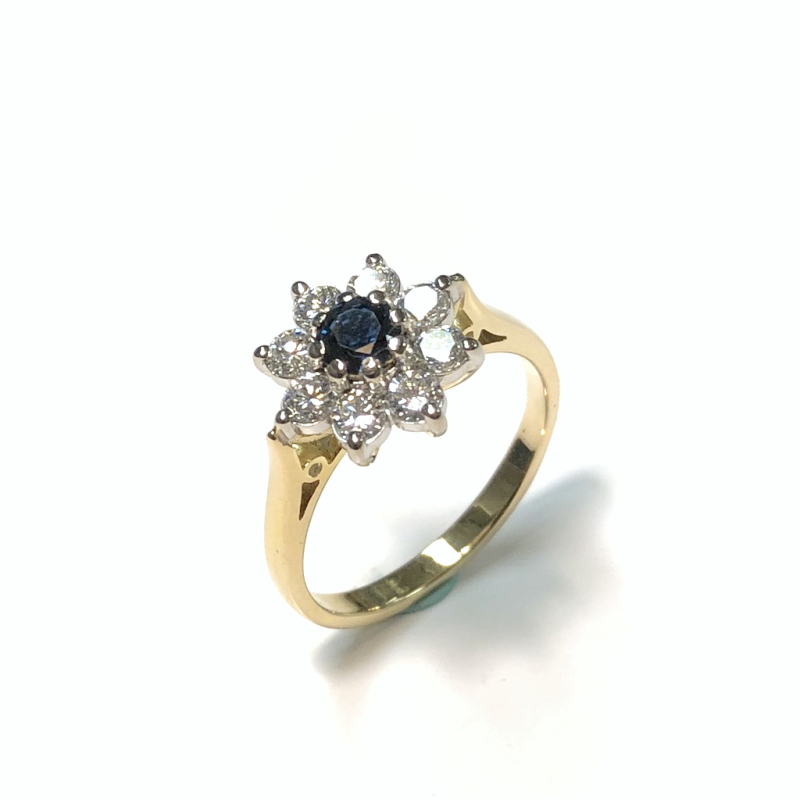 HC Ring, 14krt.bicolor-goud met Saffier en Diamant totaal 0,64ct - rozet: 11mm. (maat18) - 4794 HC Ring, 14krt.bicolor-goud met Saffier en Diamant totaal 0,64ct - rozet: 11mm. (maat18) - 4794