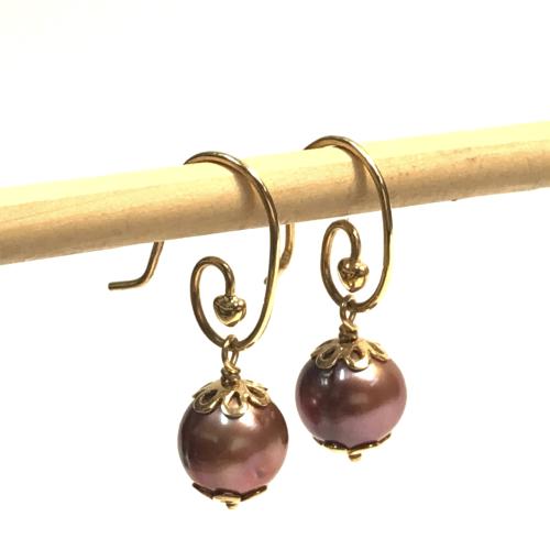 HC Oorhangers, 14krt.goudens met zoetwaterparel 9mm. - 15629