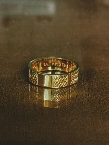 TAJ AMSTERDAM Goldplated Herenring Angus met gevlochten band (mt19) "Superieure Kracht" - 22230