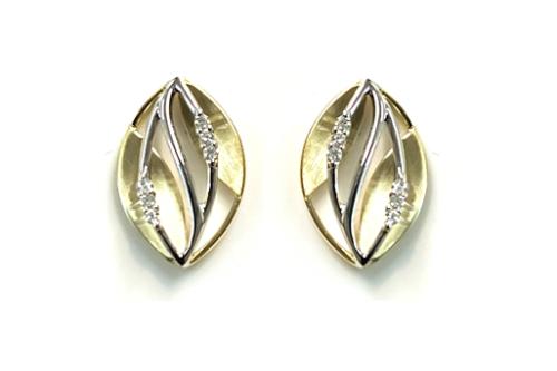HC Oorknoppen, 14krt.bicolour goud met diamant totaal 0,07ct. (14x9,5mm.) - 22484